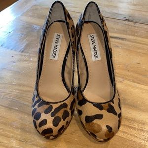 Steve Madden Bevv L Leopard Pattern Pumps with Black Patent Heel size 6.5